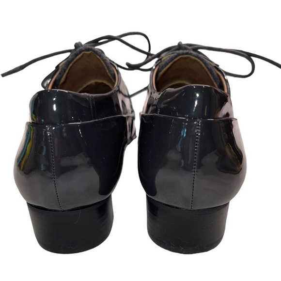 Tahari - patent leather and fabric Loafer - size 6M - NWT - Picture 4 of 7